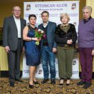 19-emmanuil-i-irina-vitorgan-s-druzyami-vitorgan-kluba-ruven-bell-marinoj-i-mihailom-hotimskimi.jpg